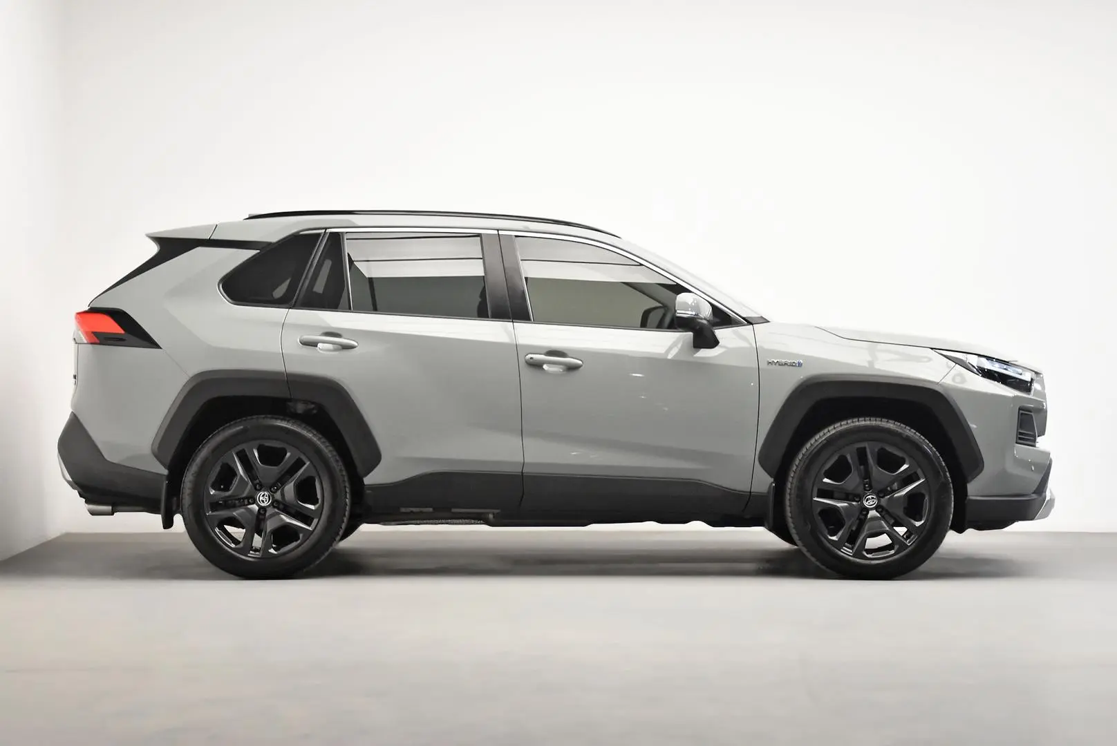 2023 Toyota RAV4 Gallery Image 3