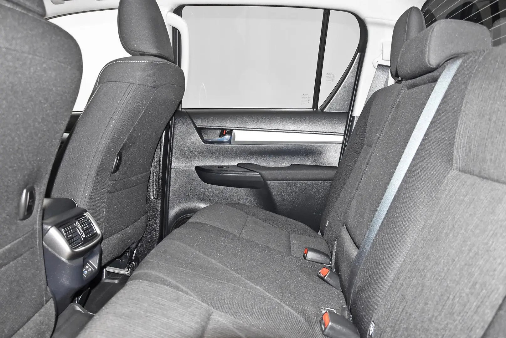 2024 Toyota Hilux Gallery Image 18