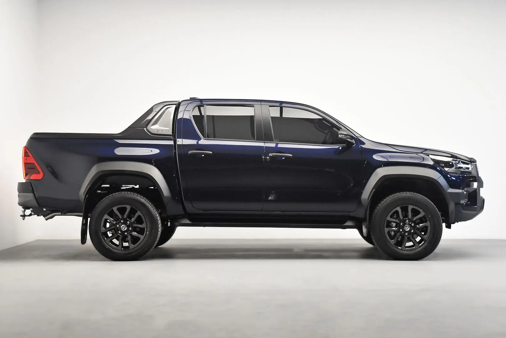 2025 Toyota Hilux Gallery Image 3