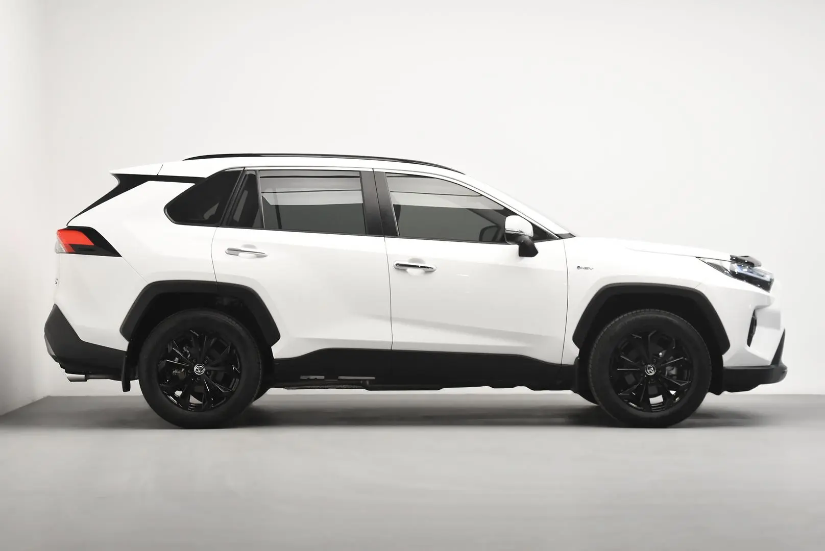 2025 Toyota RAV4 Gallery Image 3