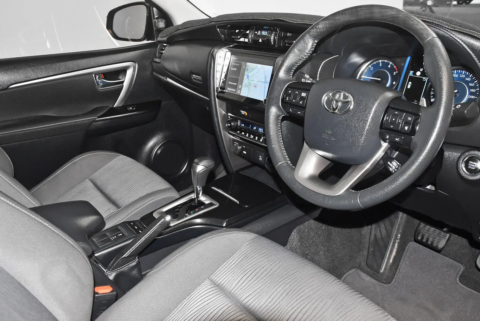 2021 Toyota Fortuner Gallery Image 7