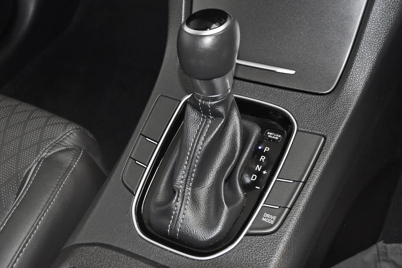 2022 Hyundai i30 Gallery Image 12