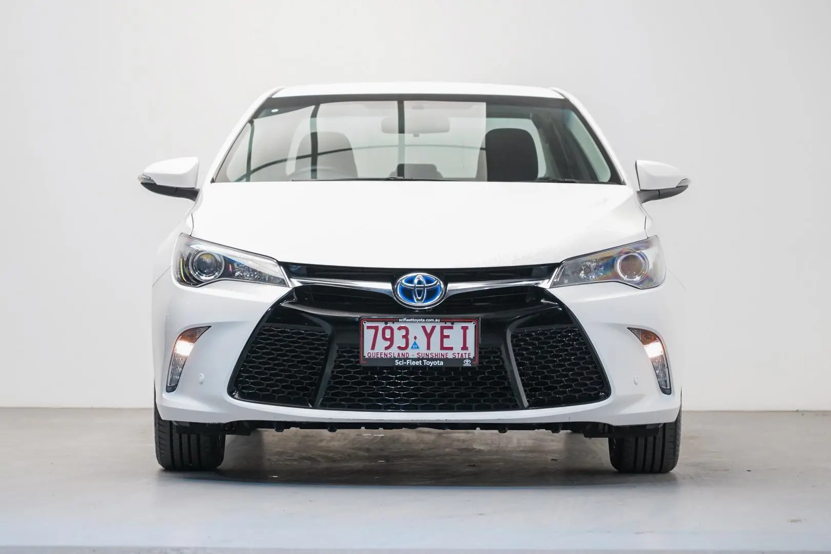 2017 Toyota Camry Gallery Image 7