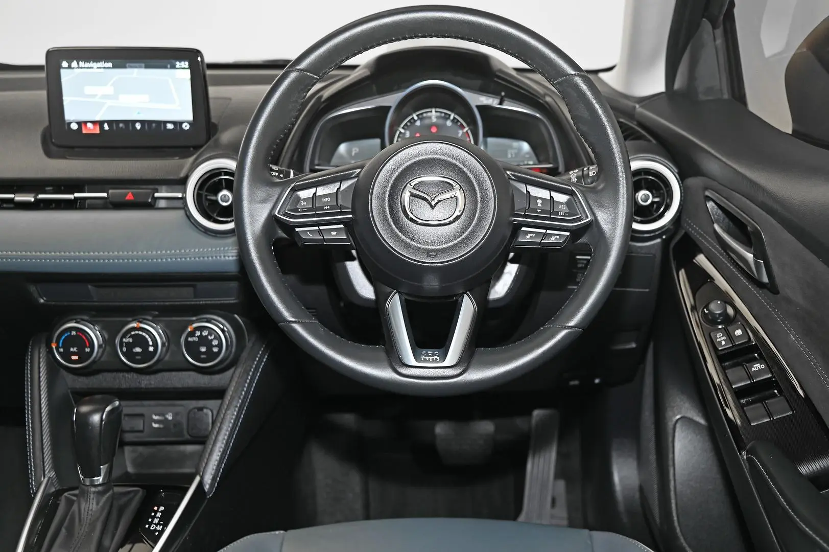 2022 Mazda 2 Image 14