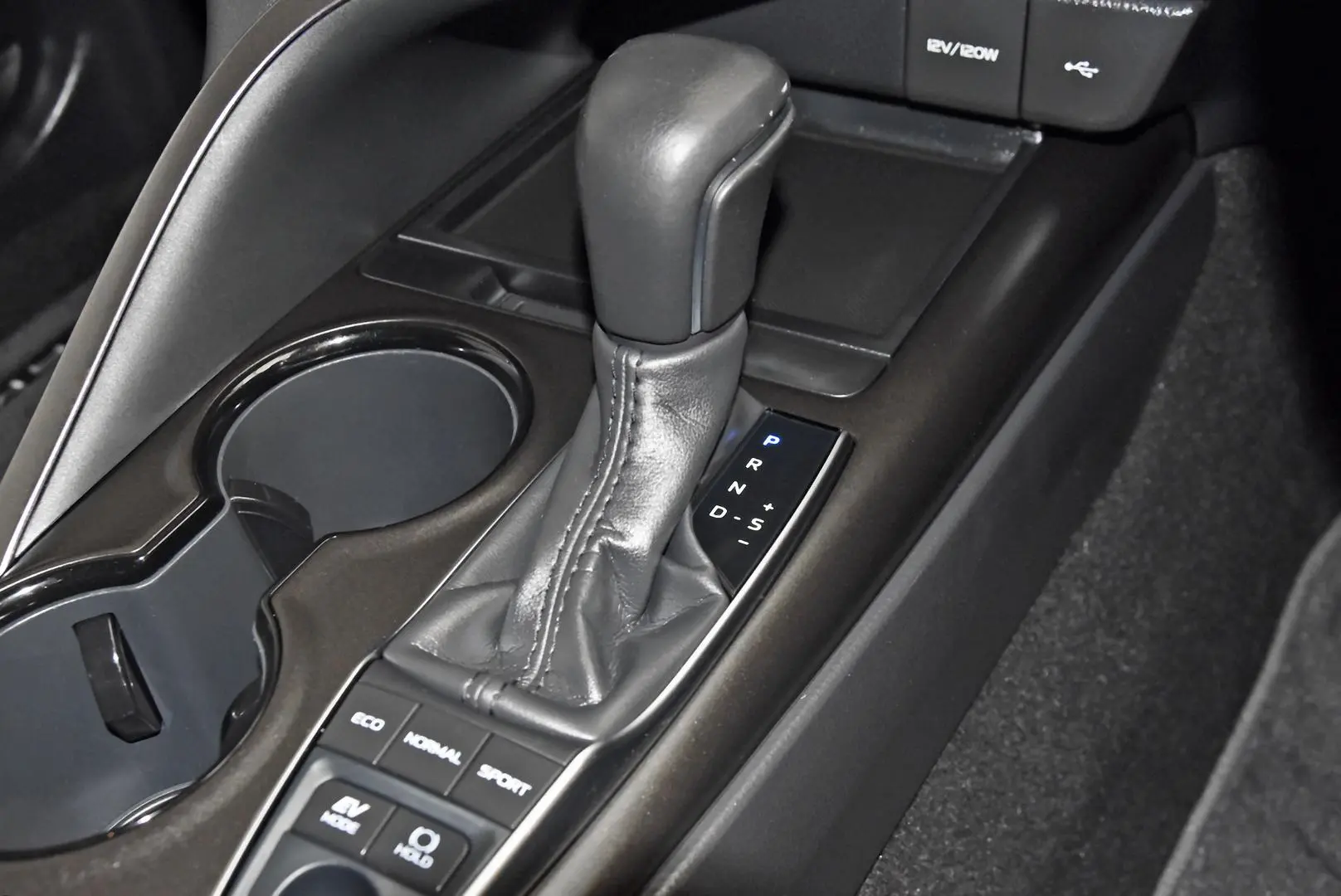 2021 Toyota Camry Gallery Image 13