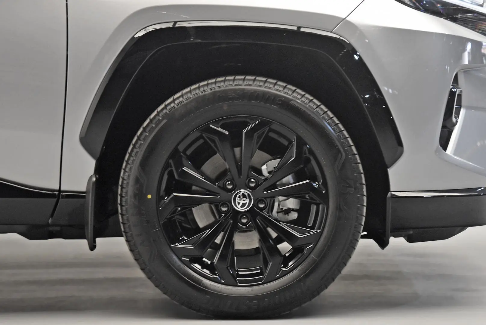 2025 Toyota RAV4 Gallery Image 24