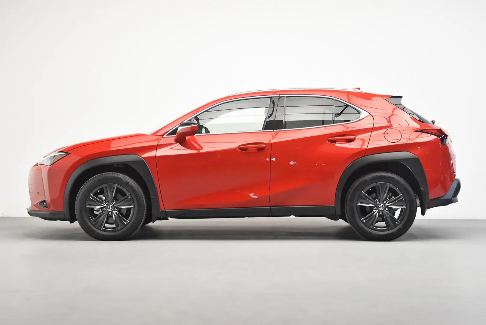 2023 Lexus UX Gallery Image 4