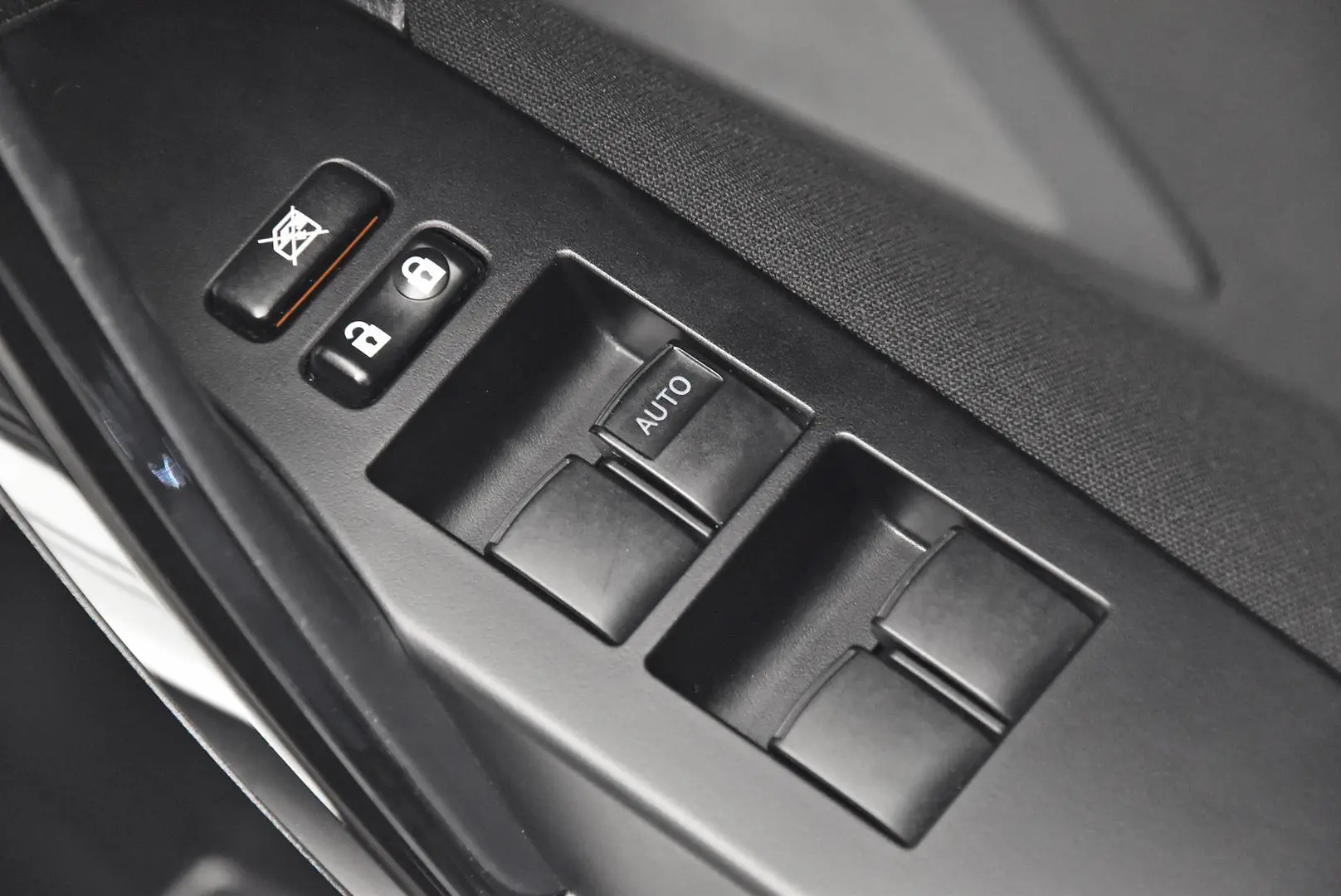 2018 Toyota Corolla Gallery Image 9