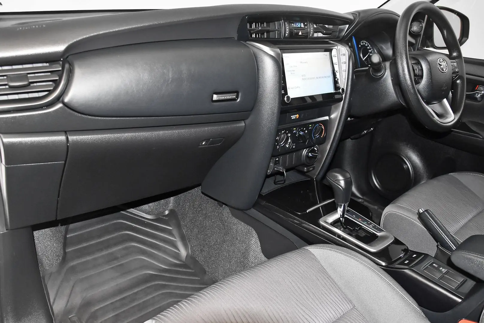 2023 Toyota Fortuner Gallery Image 15