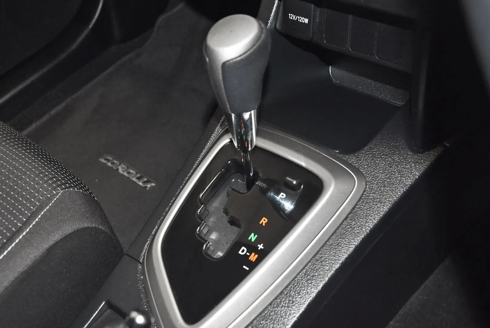 2015 Toyota Corolla Gallery Image 13