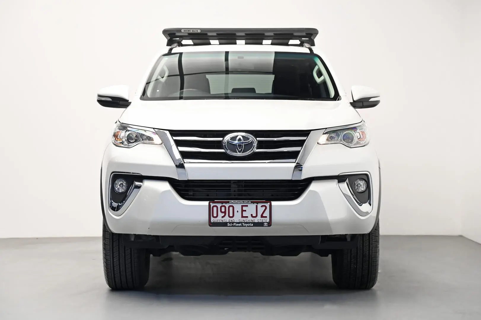 2017 Toyota Fortuner Image 2