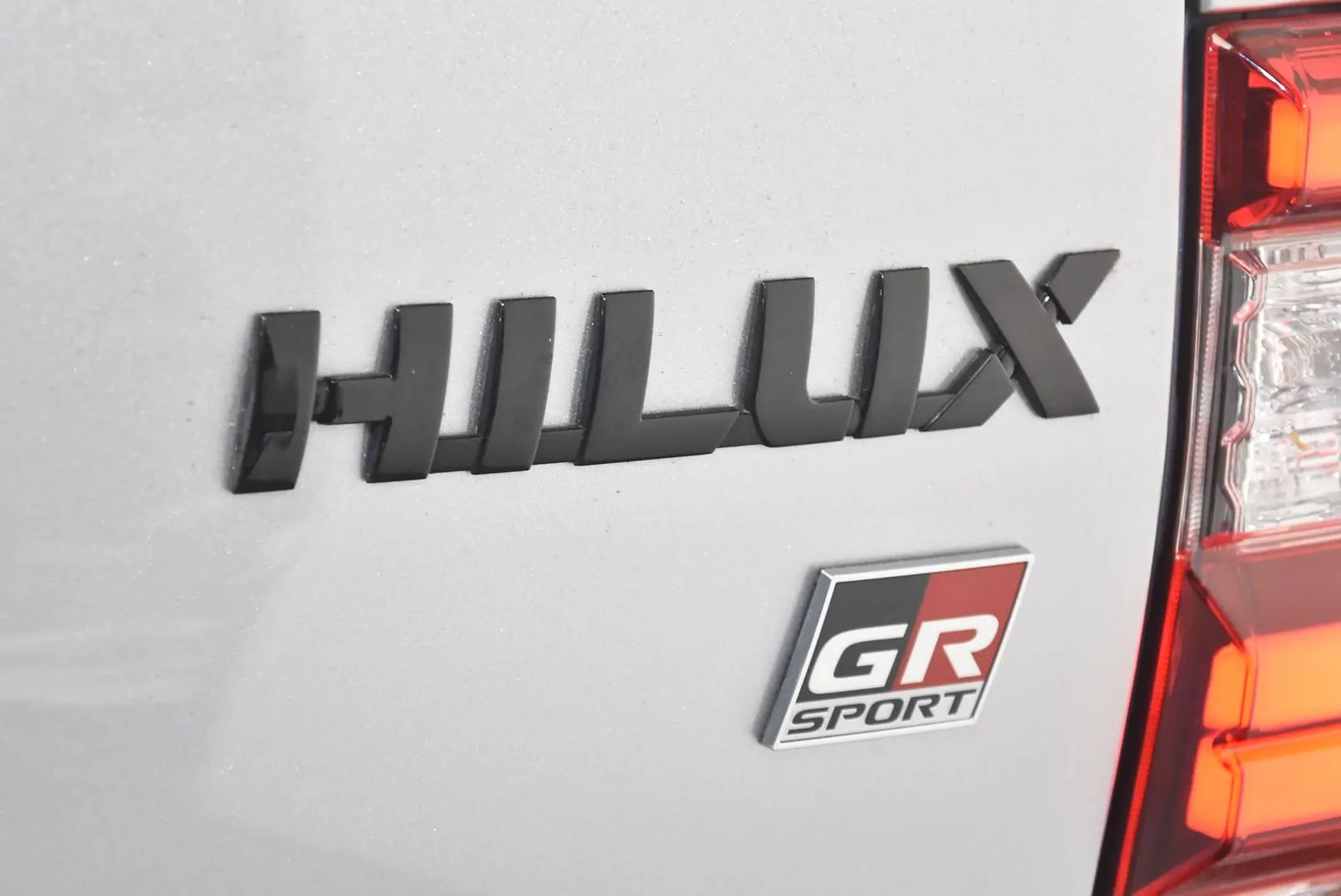 2024 Toyota Hilux Gallery Image 7
