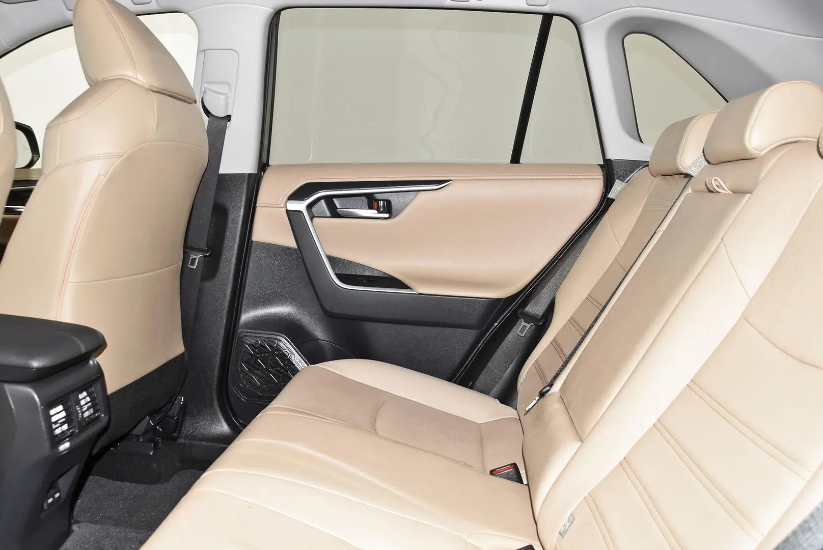 2025 Toyota RAV4 Gallery Image 19