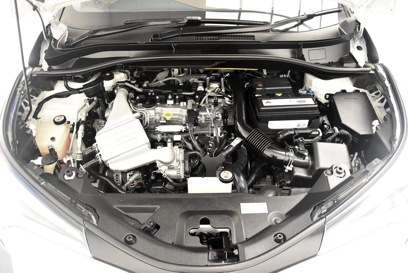 2017 Toyota C-HR Gallery Image 22