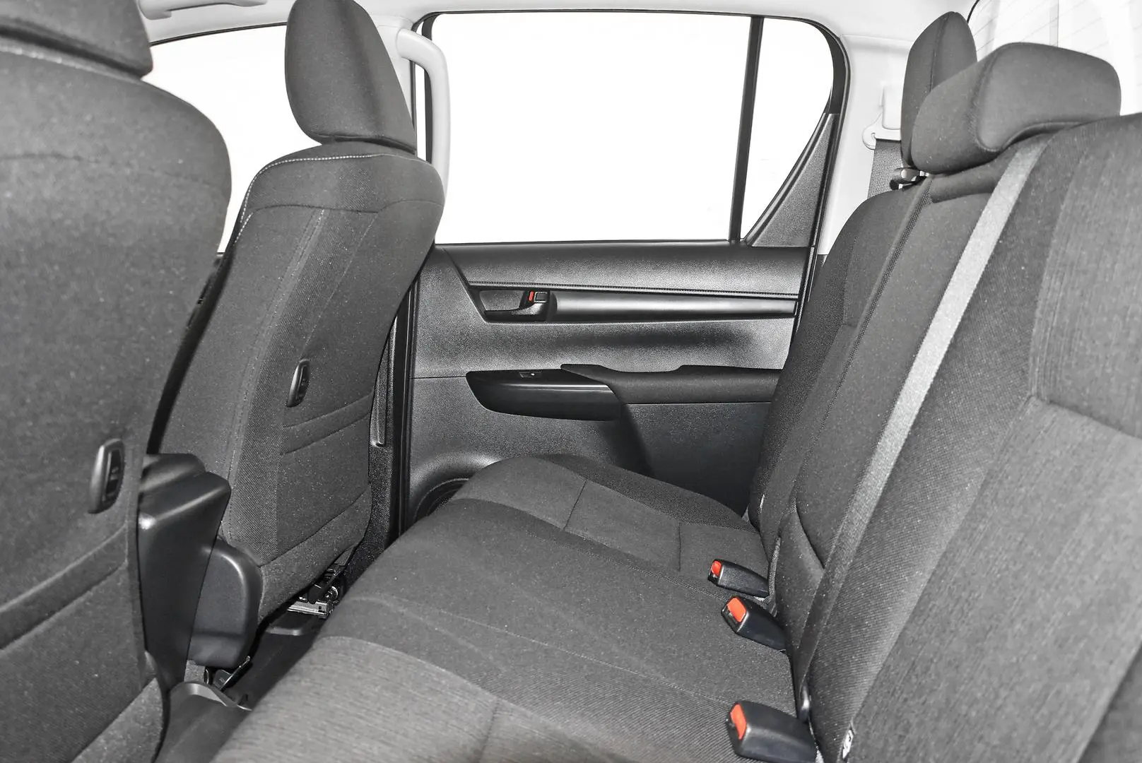 2024 Toyota Hilux Gallery Image 18