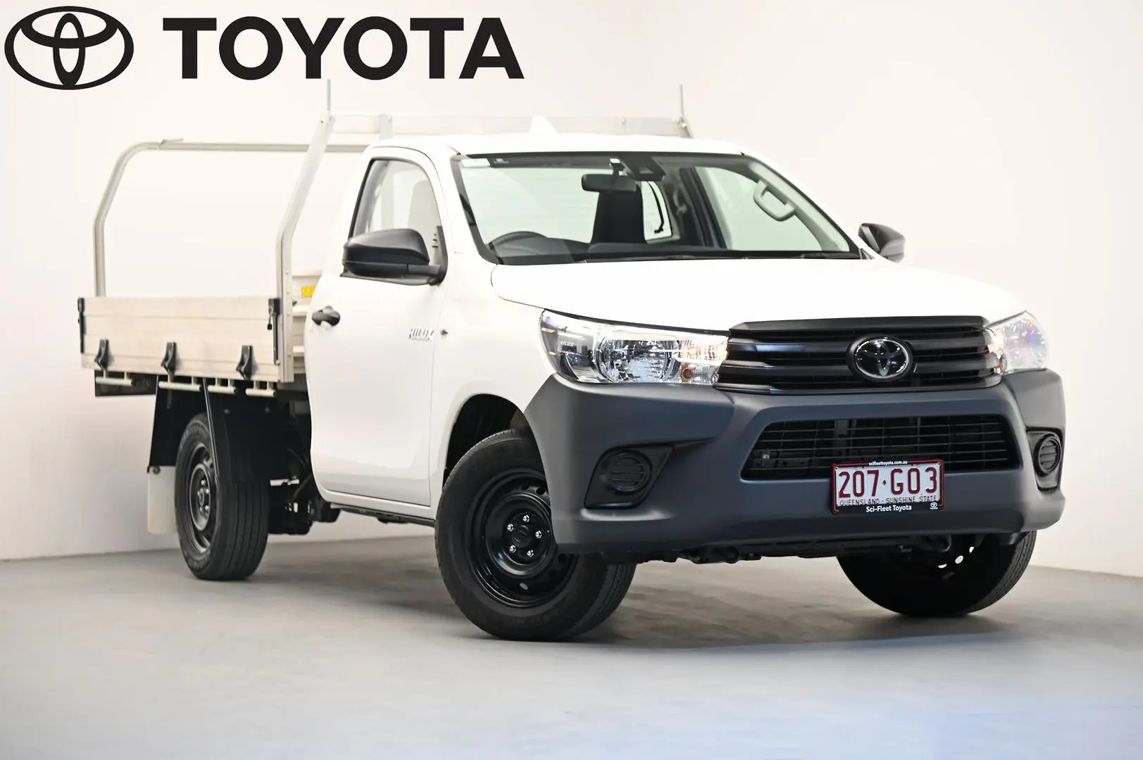 2023 Toyota Hilux Image 1