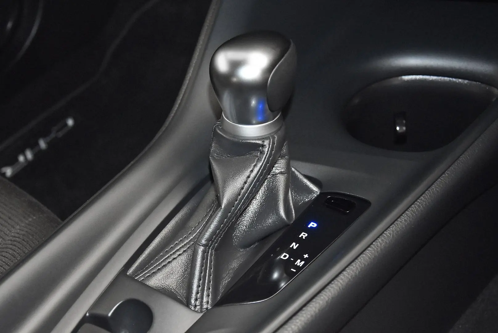 2019 Toyota C-HR Gallery Image 13