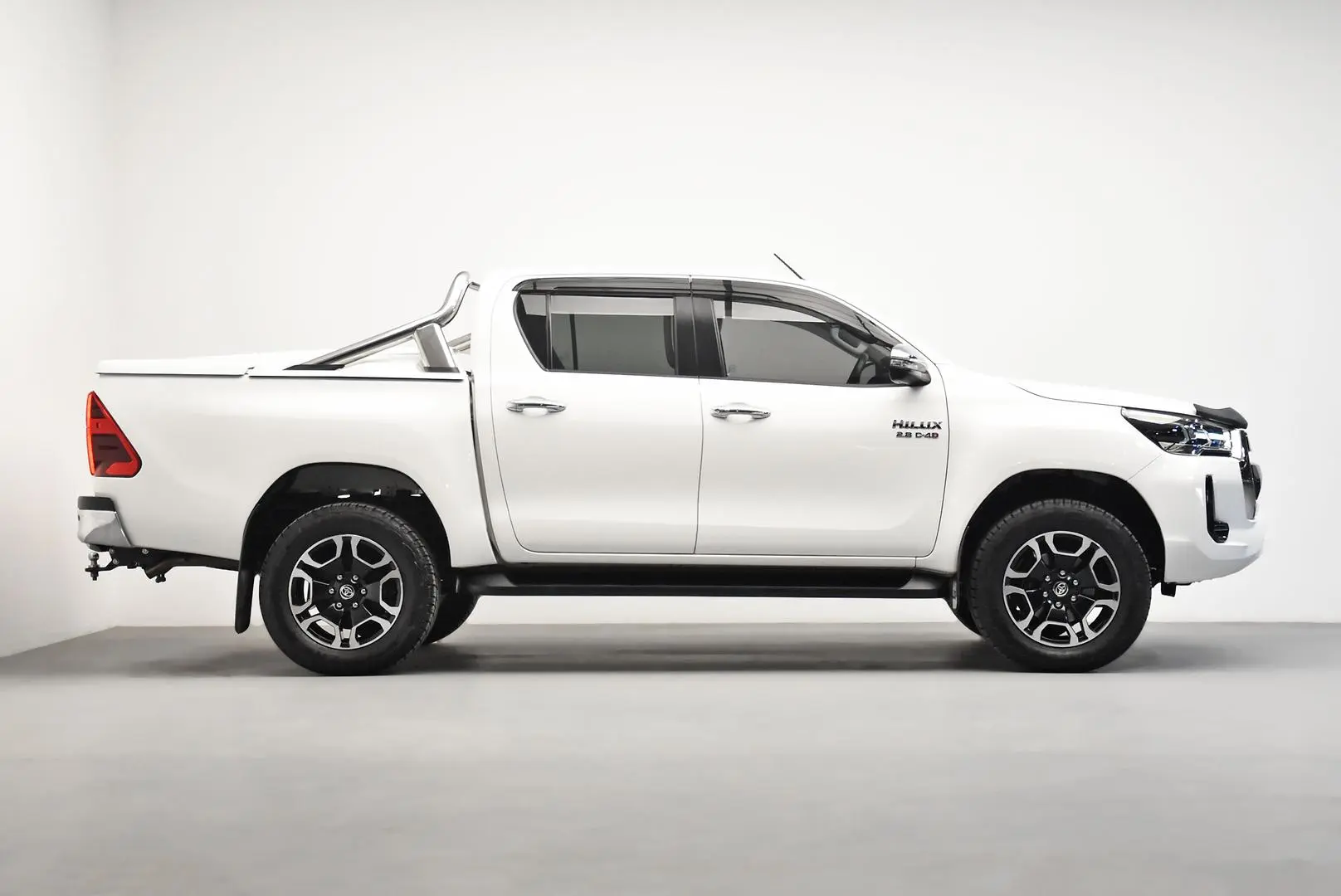 2020 Toyota Hilux Gallery Image 3