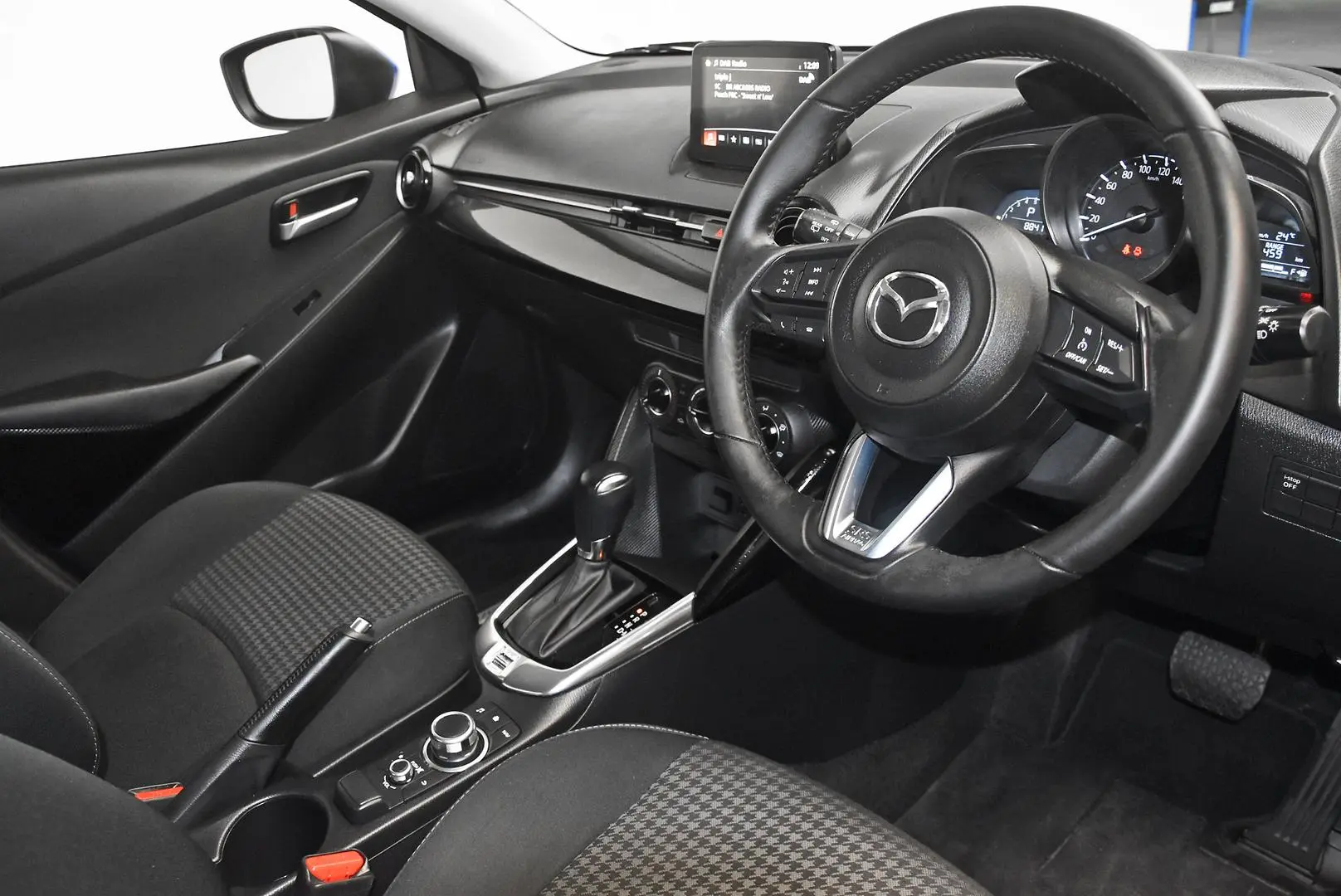 2017 Mazda 2 Gallery Image 8
