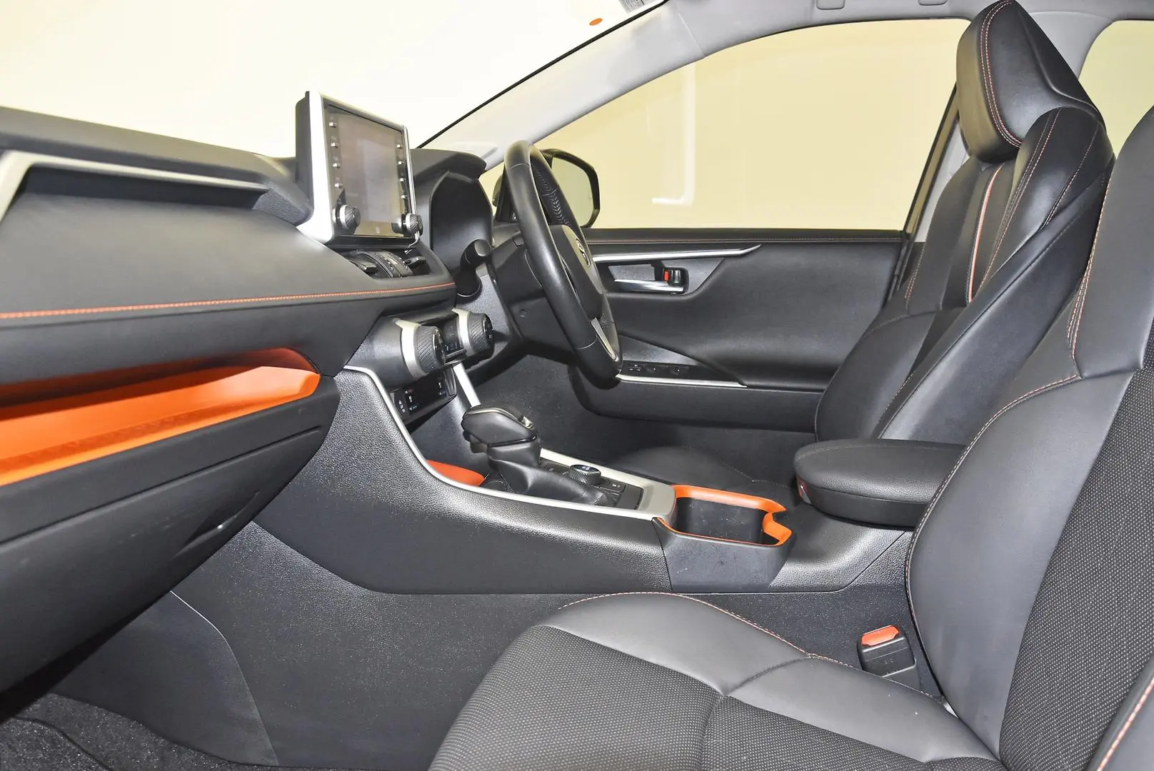 2022 Toyota RAV4 Gallery Image 19