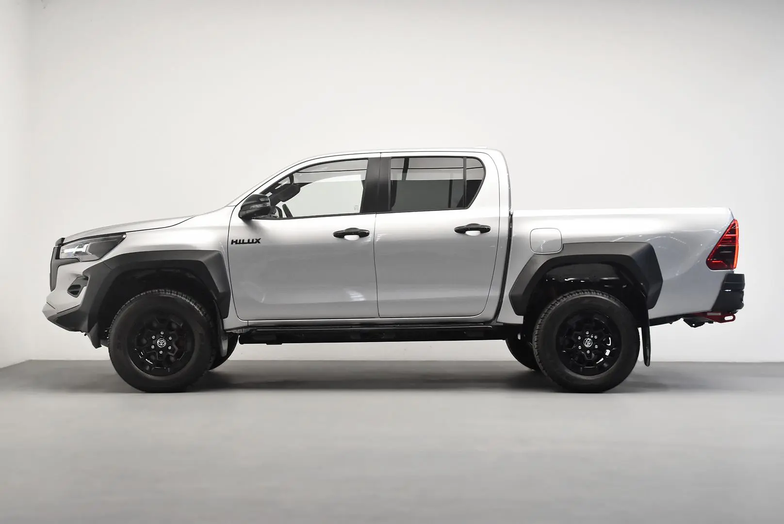 2024 Toyota Hilux Gallery Image 4