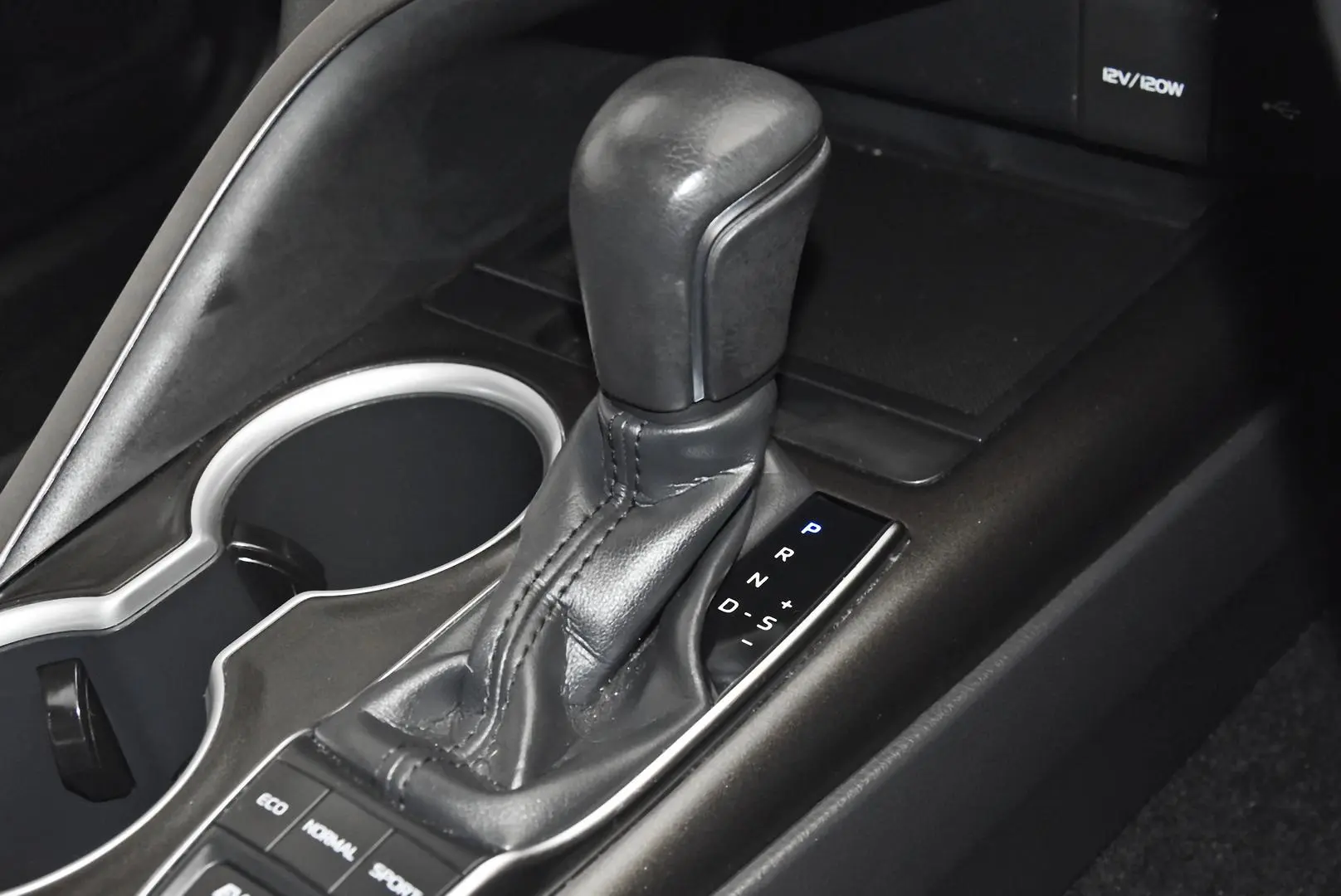 2021 Toyota Camry Gallery Image 13