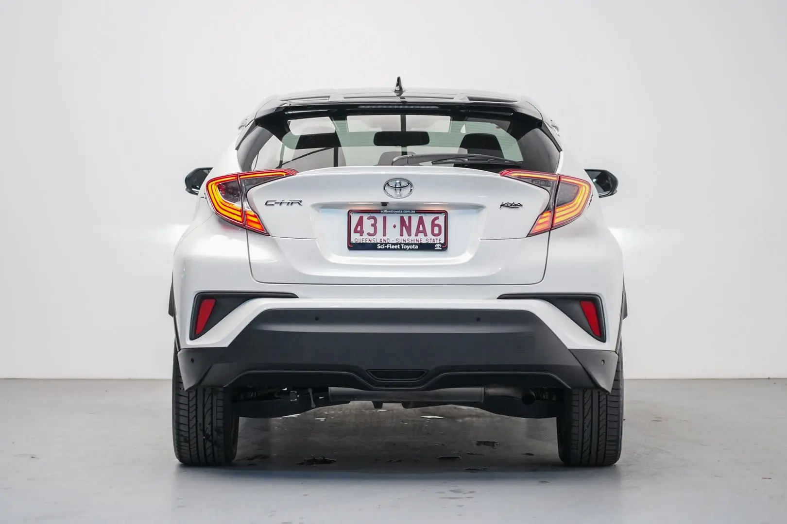 2018 Toyota C-HR Gallery Image 6