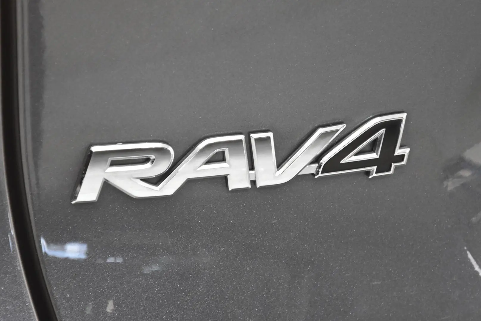 2019 Toyota RAV4 Gallery Image 7