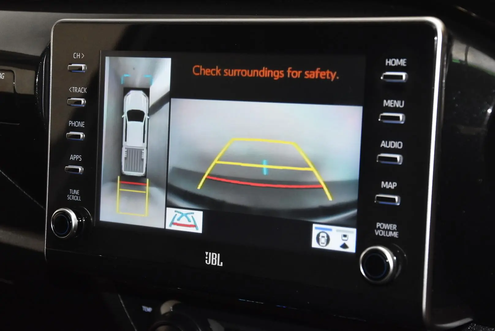 2023 Toyota Hilux Gallery Image 12