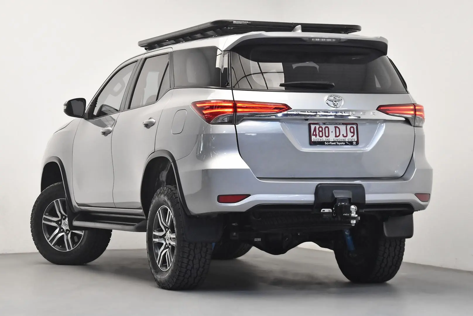 2016 Toyota Fortuner Gallery Image 5