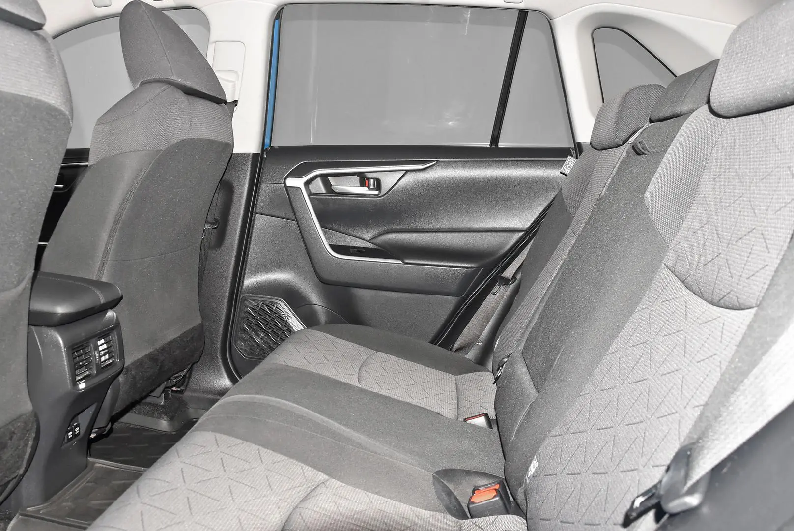 2020 Toyota RAV4 Gallery Image 18