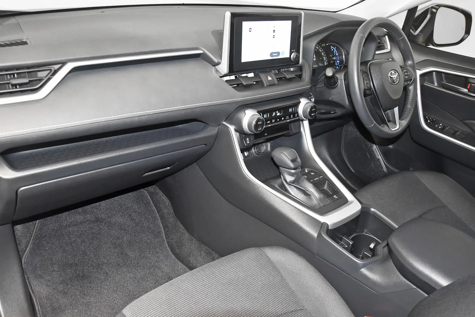 2024 Toyota RAV4 Gallery Image 17