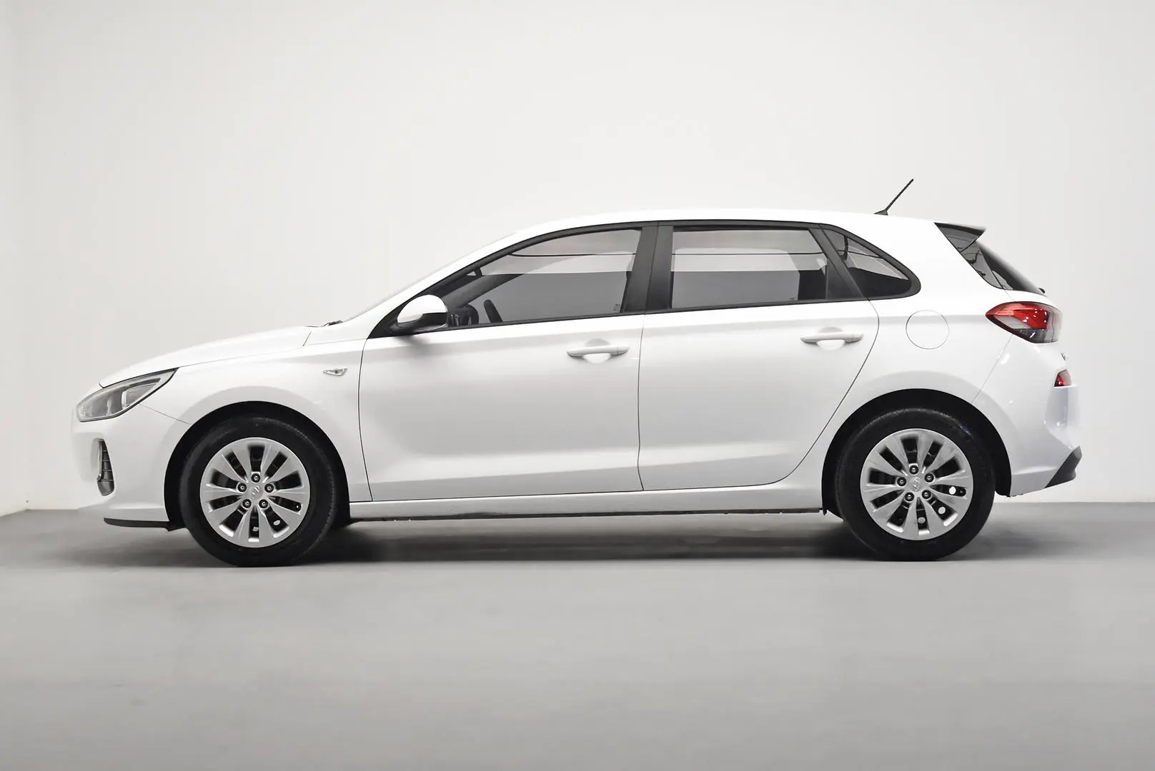 2017 Hyundai i30 Gallery Image 4