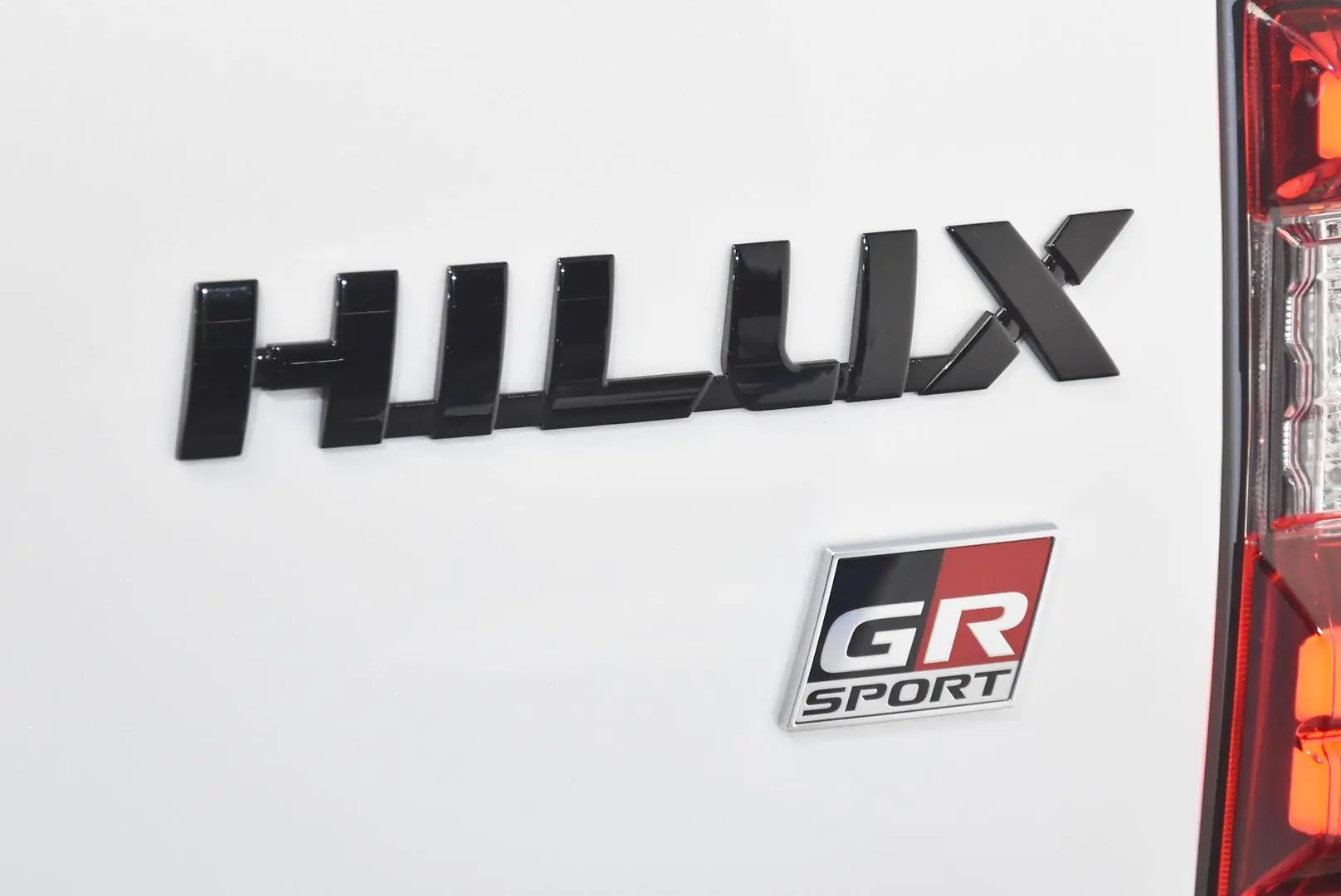 2023 Toyota Hilux Gallery Image 7