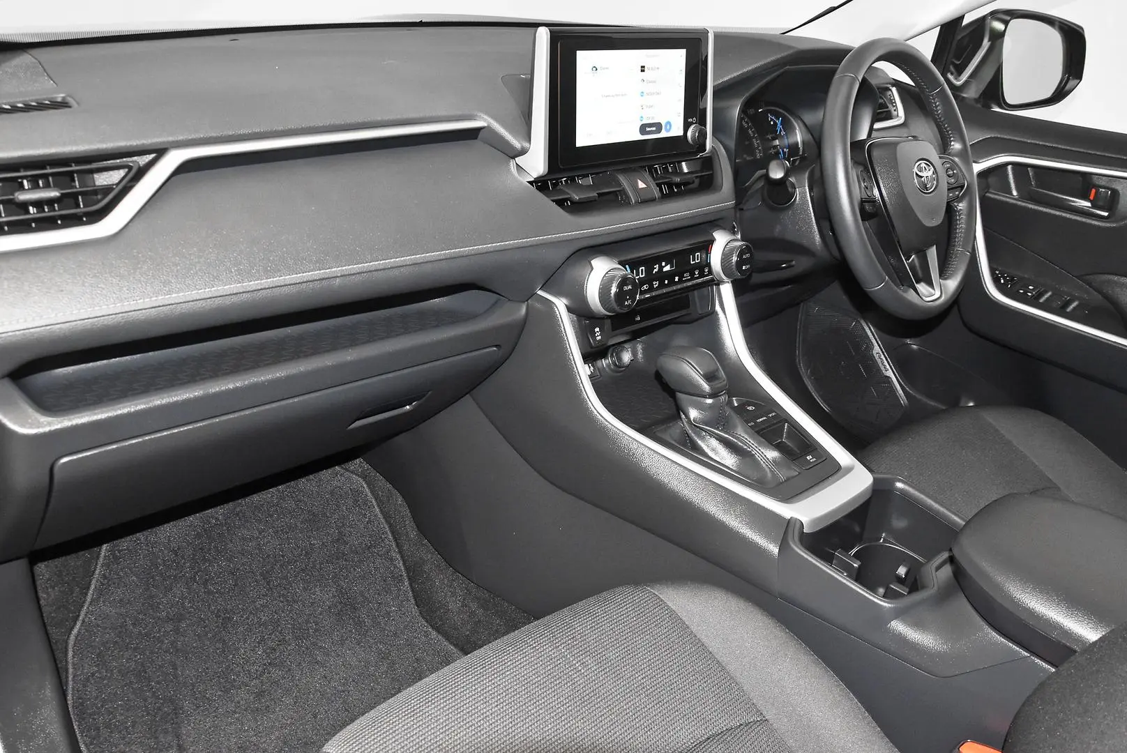 2024 Toyota RAV4 Gallery Image 17