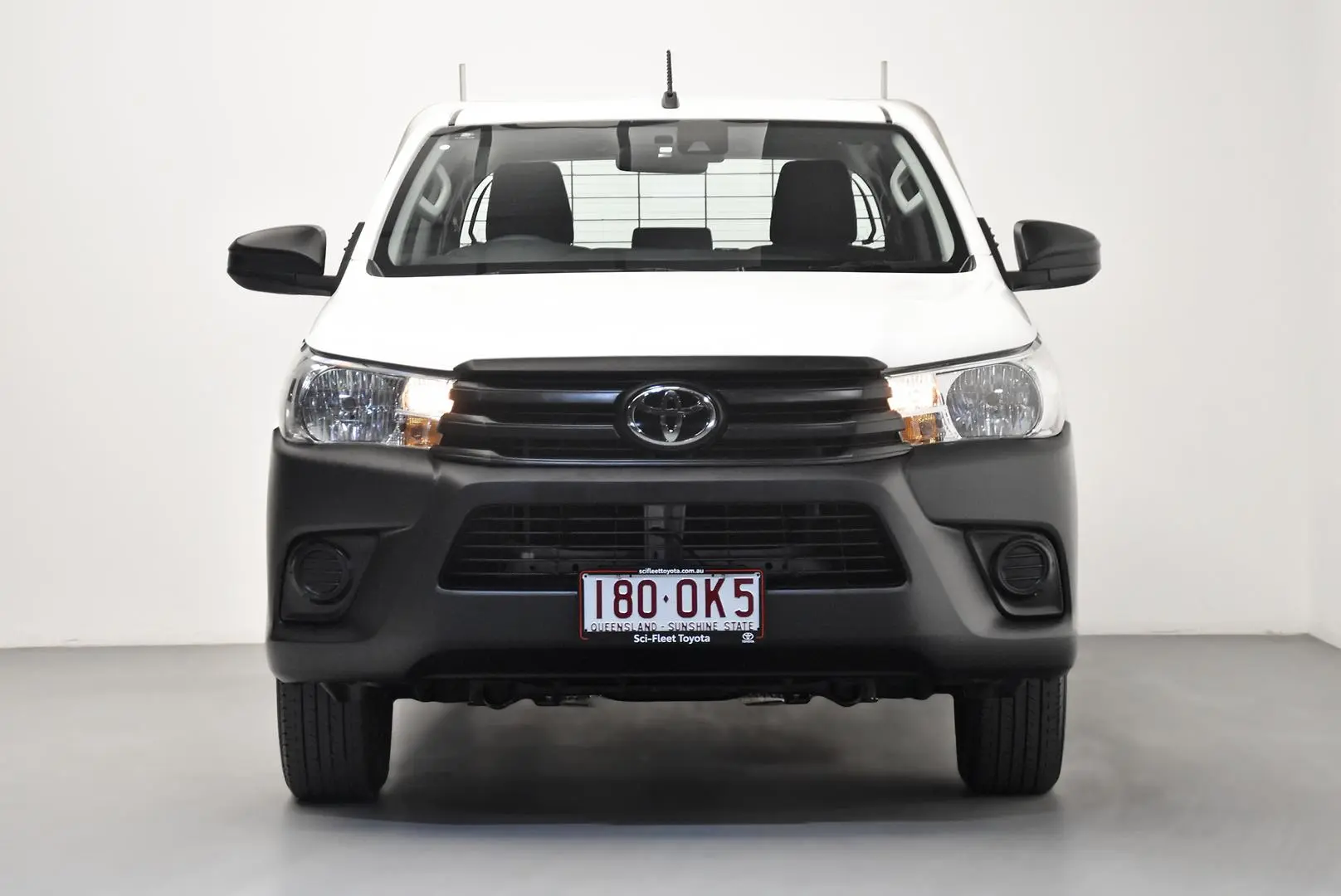 2021 Toyota Hilux Gallery Image 2