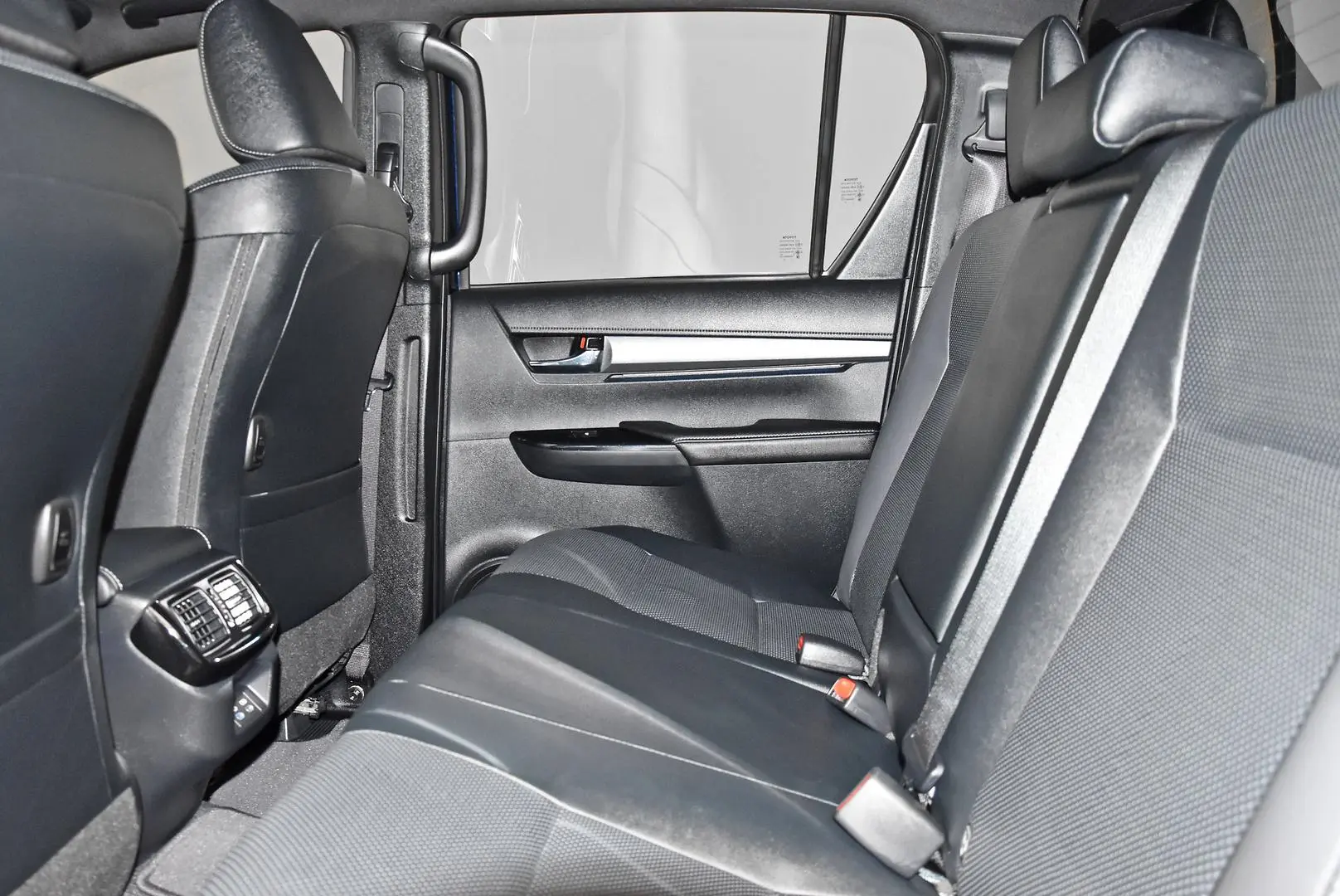 2025 Toyota Hilux Gallery Image 19
