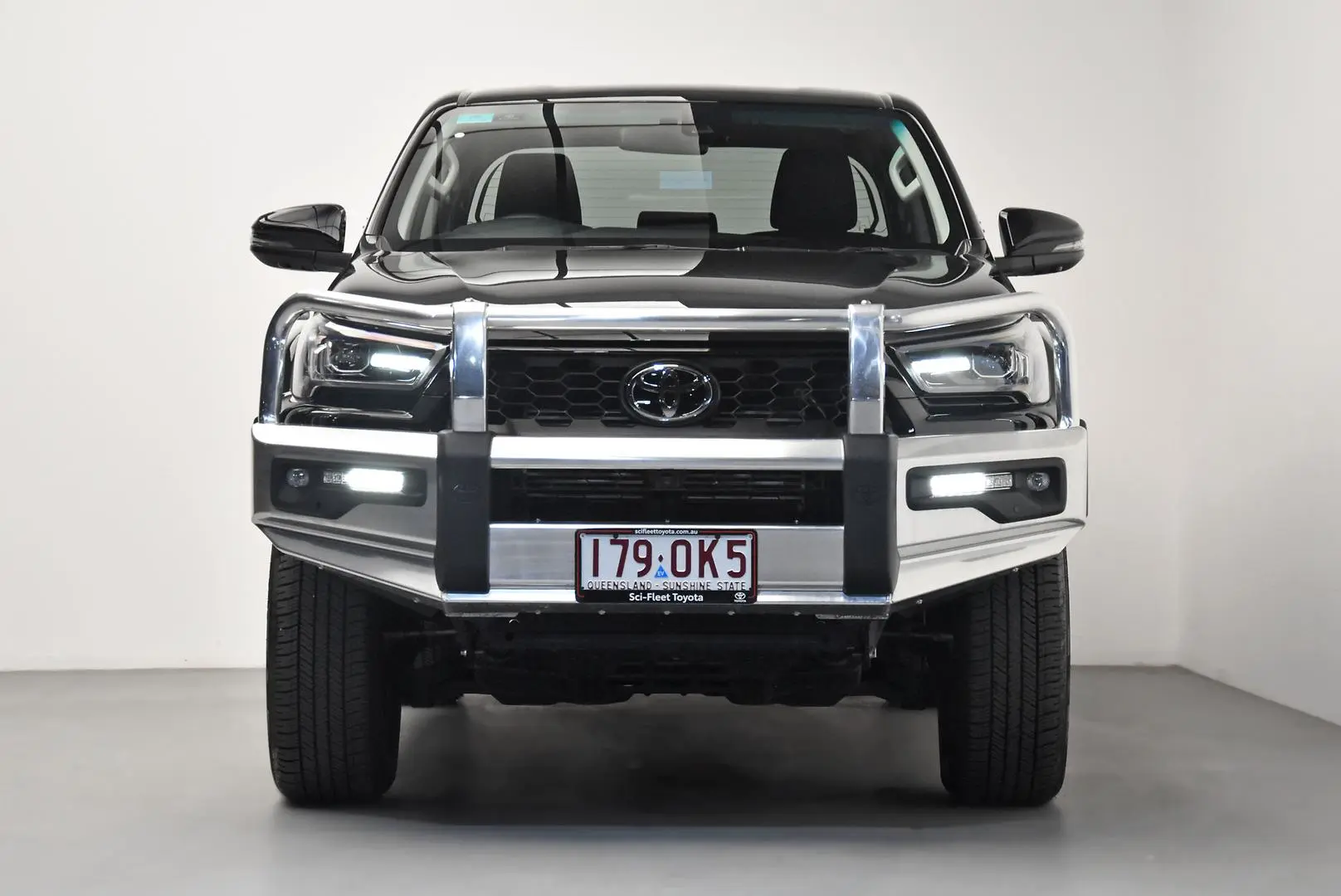 2025 Toyota Hilux Gallery Image 2