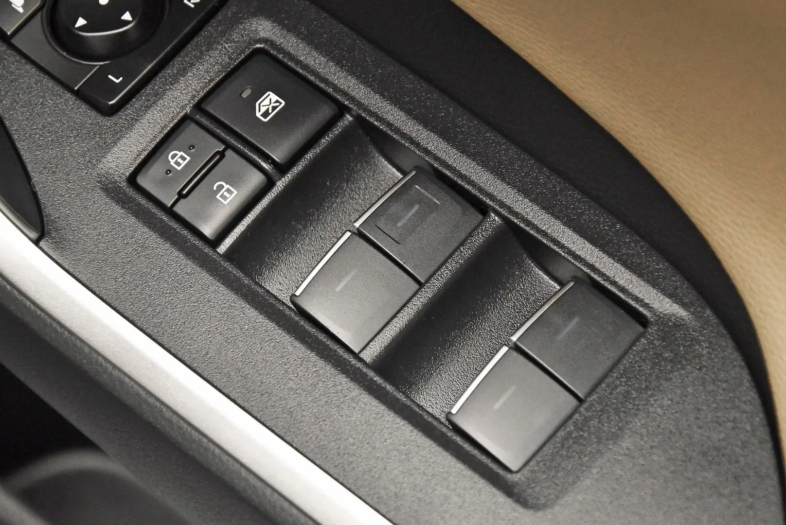 2025 Toyota RAV4 Gallery Image 10