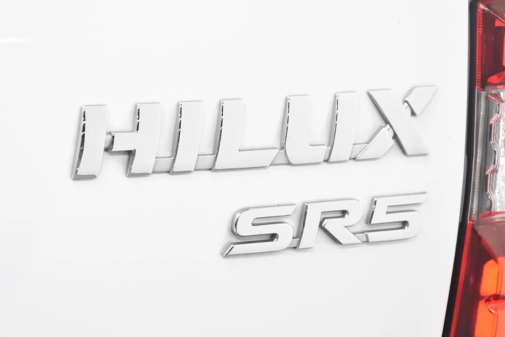 2024 Toyota Hilux Gallery Image 7