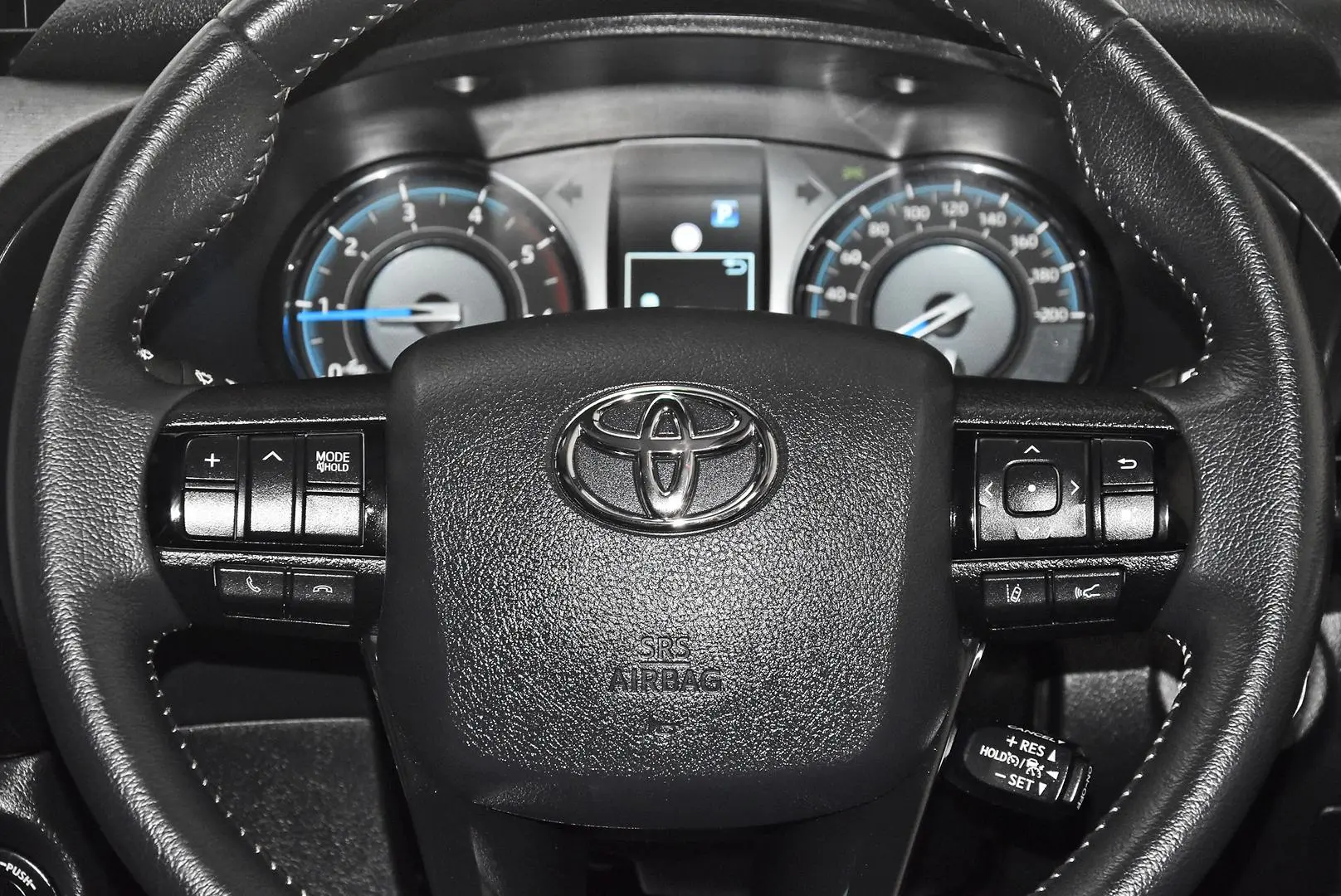 2025 Toyota Hilux Gallery Image 16