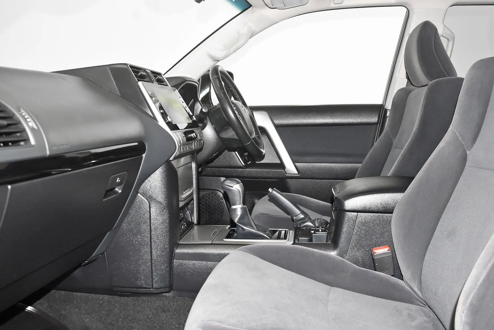 2023 Toyota Landcruiser Prado Gallery Image 16