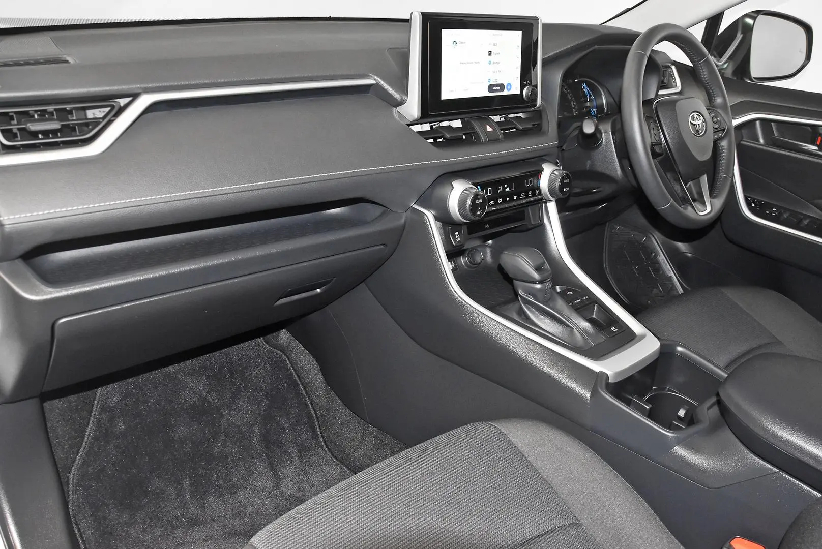 2024 Toyota RAV4 Gallery Image 17