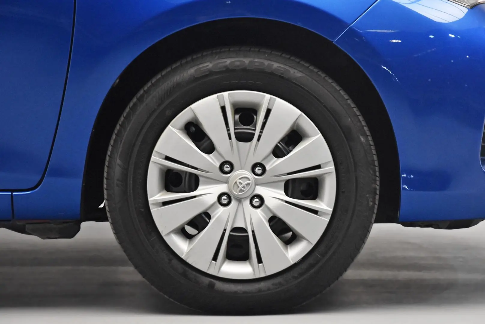 2015 Toyota Yaris Gallery Image 21