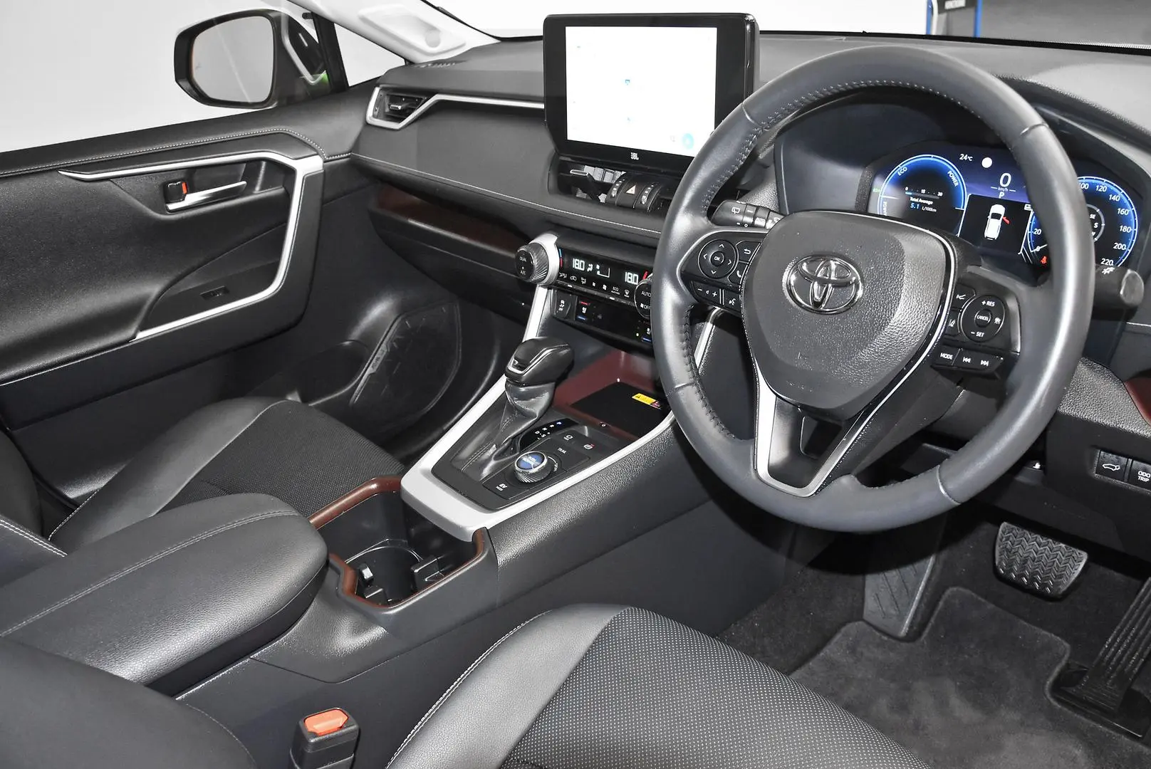 2024 Toyota RAV4 Gallery Image 9