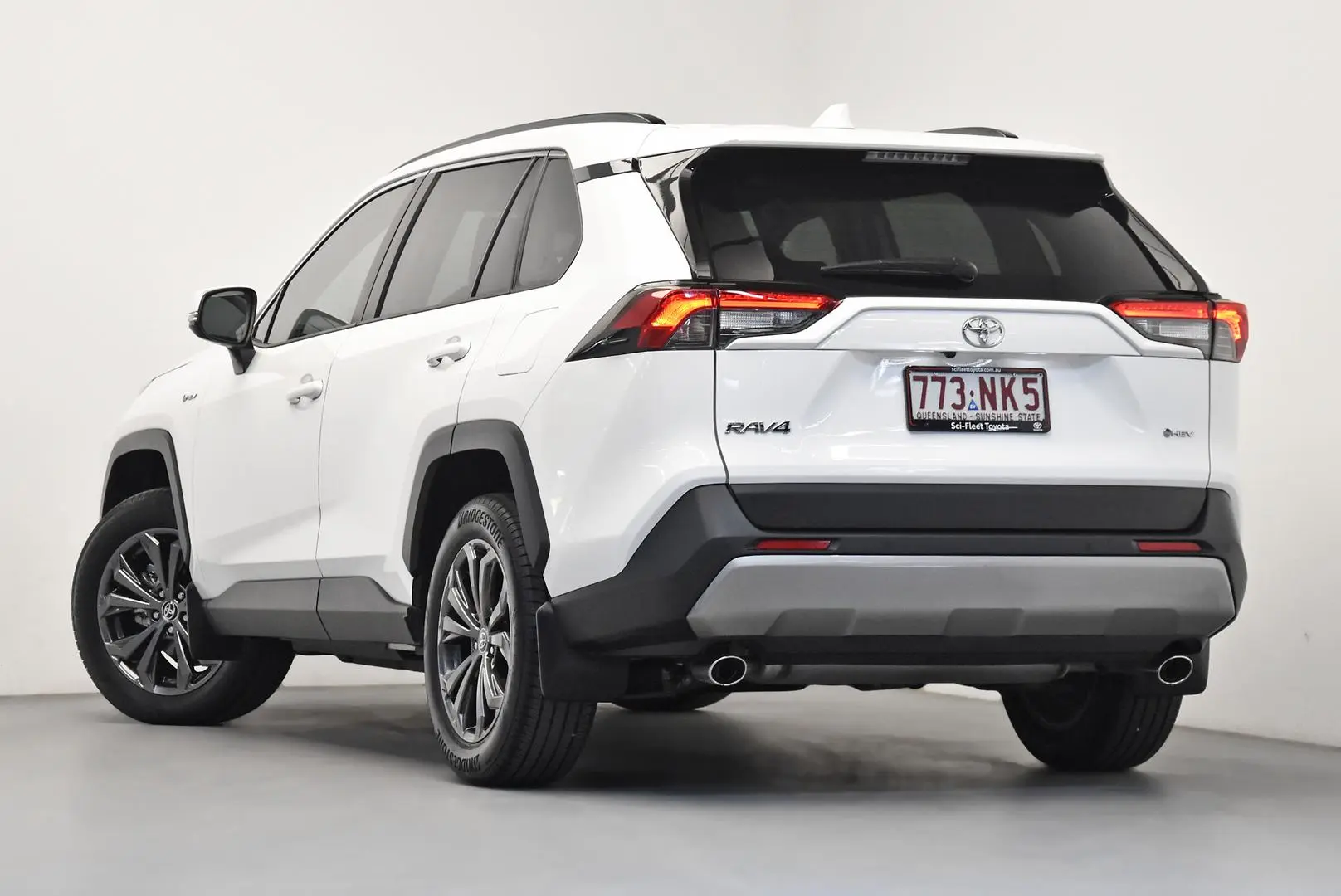 2025 Toyota RAV4 Gallery Image 5