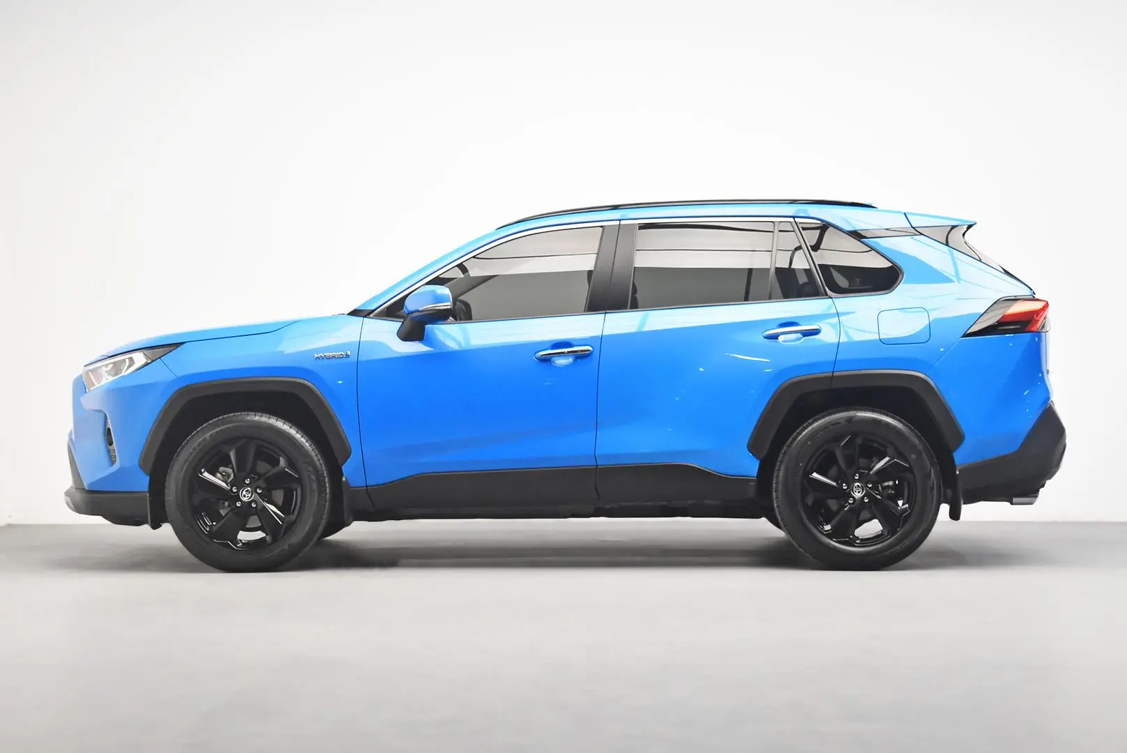 2019 Toyota RAV4 Gallery Image 4