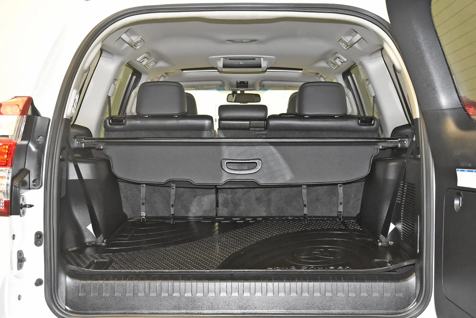 2016 Toyota Landcruiser Prado Gallery Image 23
