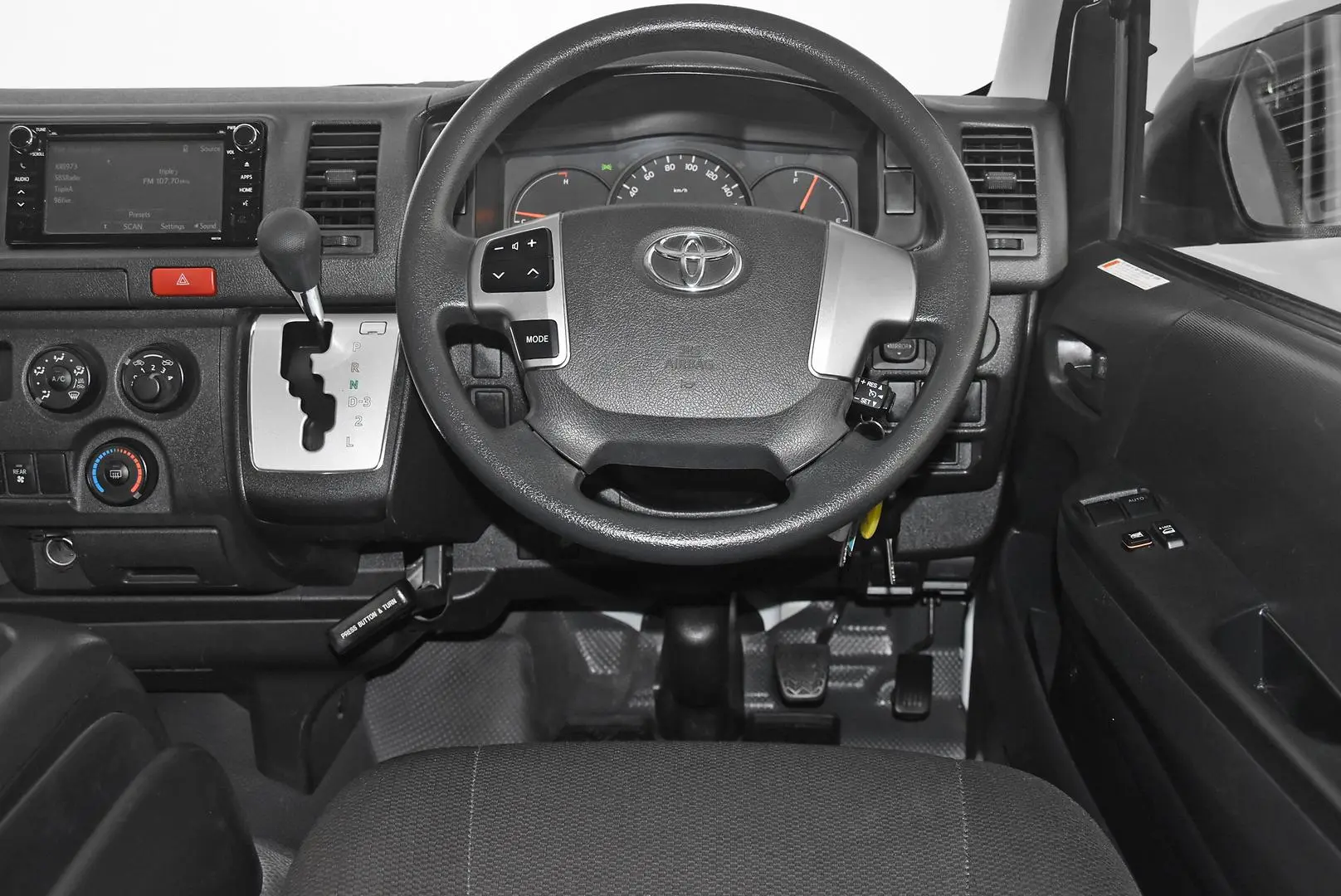 2017 Toyota Hiace Gallery Image 14