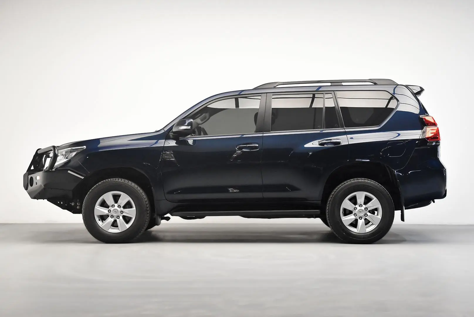 2019 Toyota Landcruiser Prado Gallery Image 4